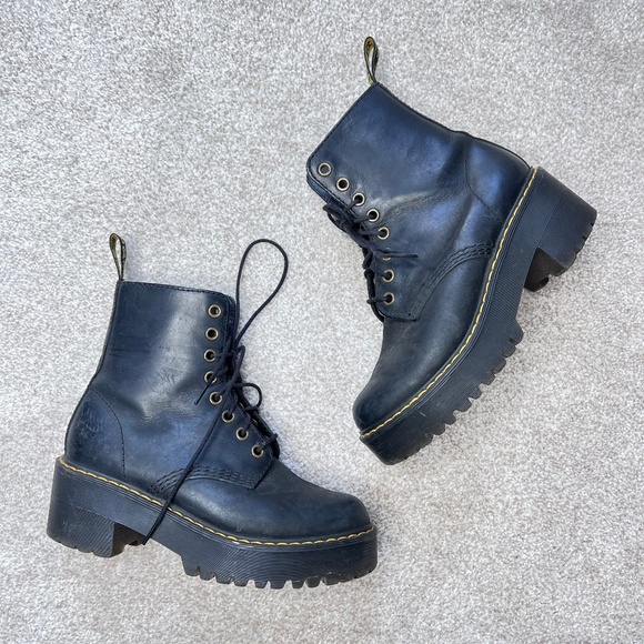 Dr. Martens Shriver Hi Wyoming Leather Heeled Boots Black 5 - Picture 1 of 7